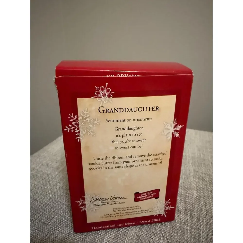 🎄2003 Hallmark Keepsake Granddaughter Gingerbread Girl w/ Metal Cookie Cutter
